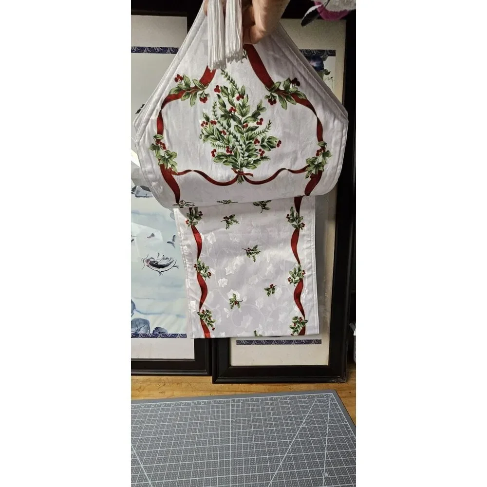 NWT December‎ Home fabric runner 13